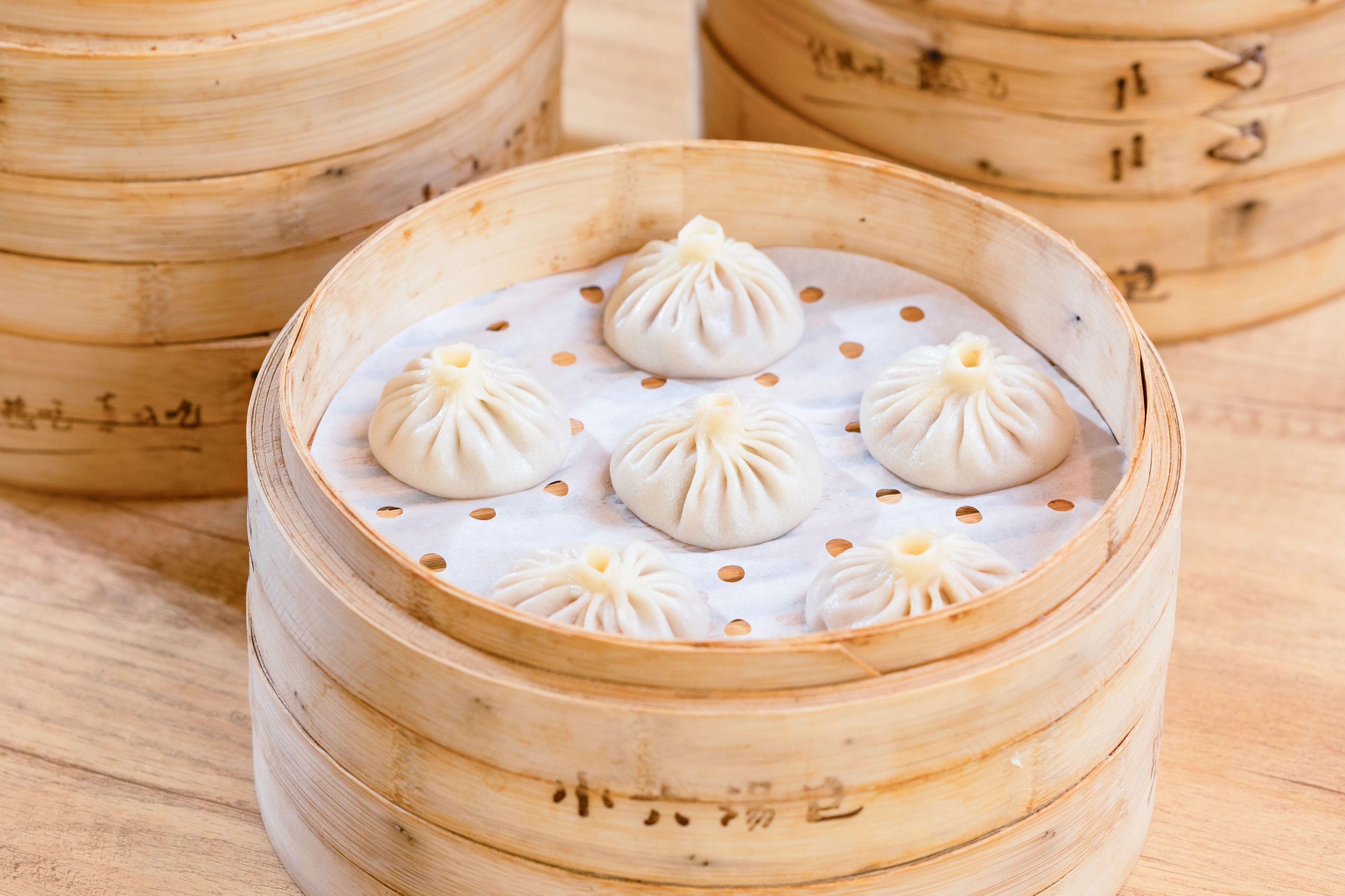 小六饮食30年新叙事：左手供应链，右手商街