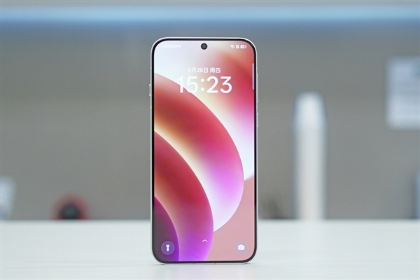 OPPO Find X8 Ultra配备双潜望：3倍+6倍光变 行业唯一！