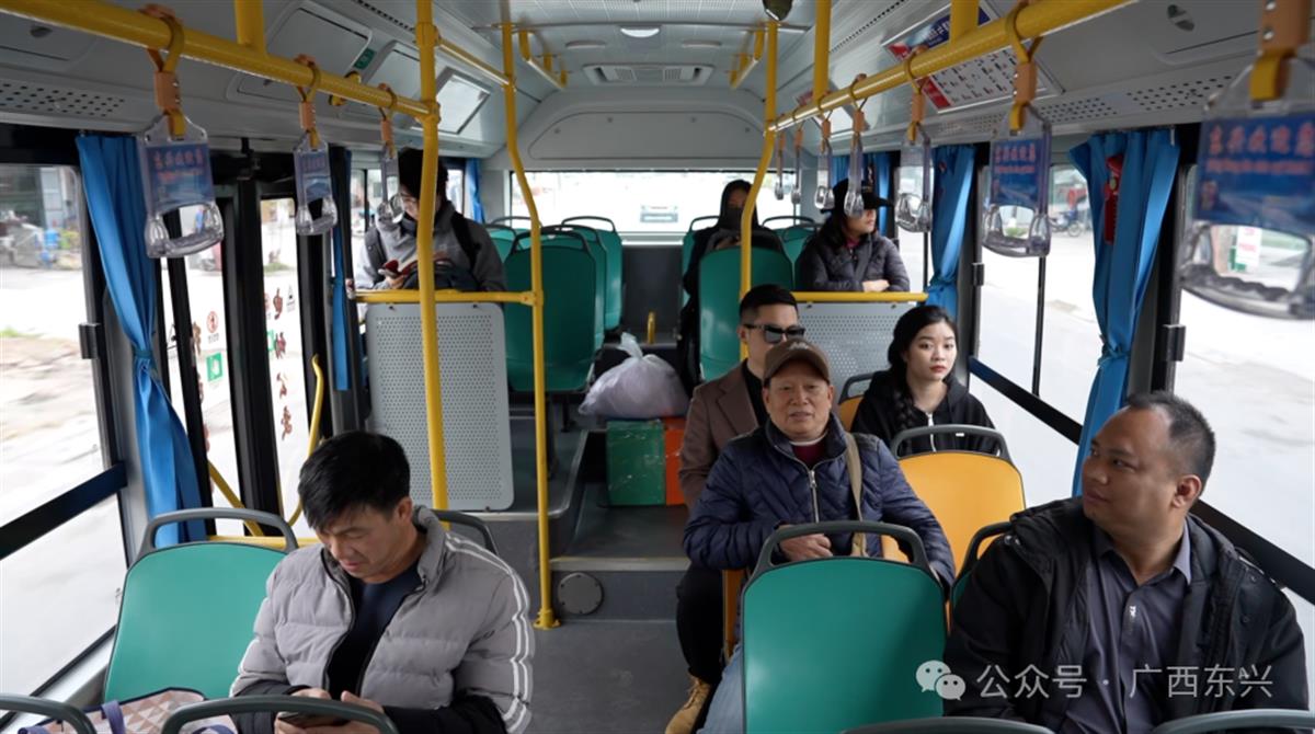 花10元坐公汽就能出国游！中越首条跨国公交“解锁”旅游新体验