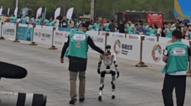 为什么机器人跑马拉松也要穿鞋？