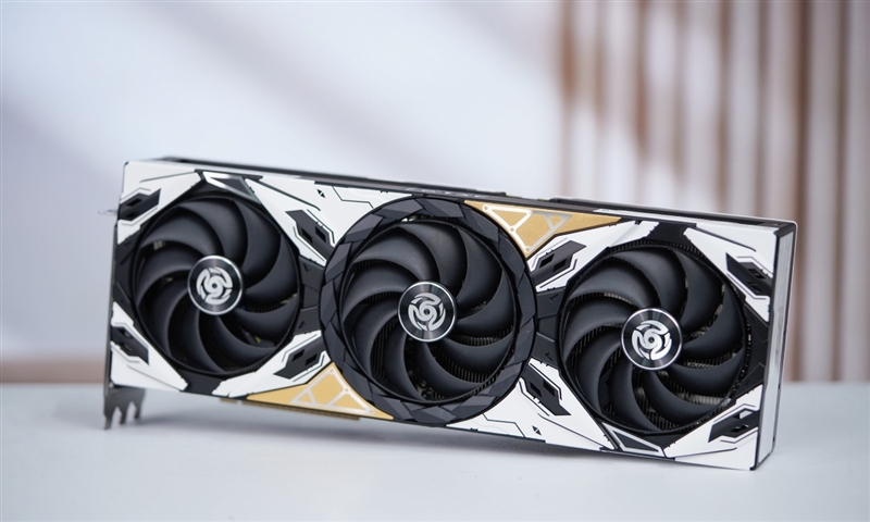 索泰RTX 5070 Ti天启显卡评测：启世之环再进化 豪华八热管旗舰级体验