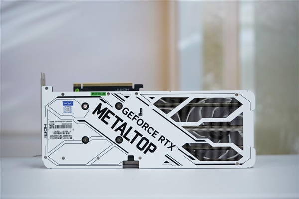 影驰RTX 5060 Ti金属大师白金版16GB MAX OC图赏