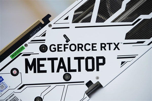 影驰RTX 5060 Ti金属大师白金版16GB MAX OC图赏