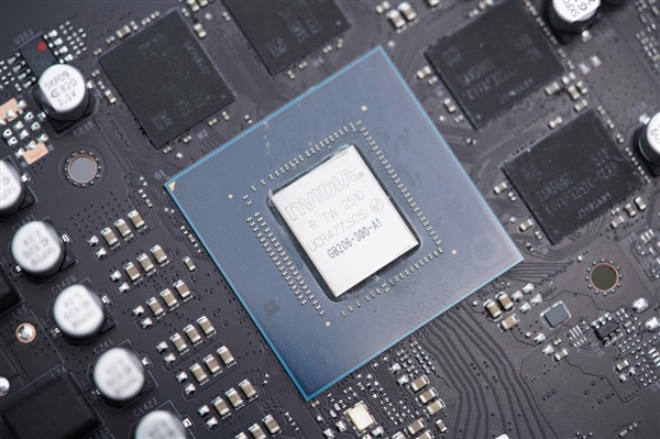 影驰RTX 5060 Ti金属大师白金版16GB MAX OC图赏