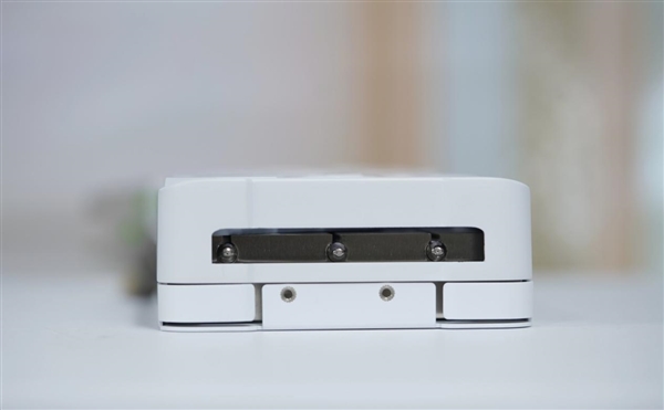 影驰RTX 5060 Ti金属大师白金版16GB MAX OC图赏