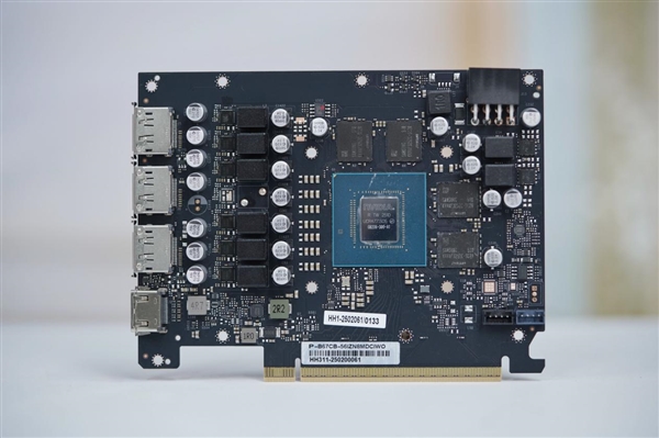 影驰RTX 5060 Ti金属大师白金版16GB MAX OC图赏