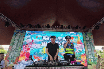 2小时“捡”了12个娃!“警察叔叔，我都走丢两次了”