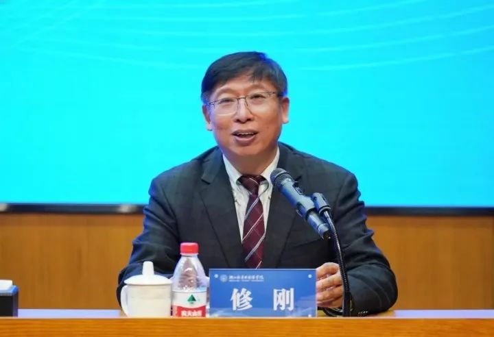 痛心！浙江一高校校长飞机上突发疾病离世，曾为二战在日中国劳工维权长达16年