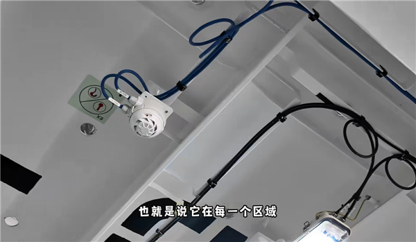 全球最大！比亚迪“深圳号”内部一览 比地下停车场还宽敞