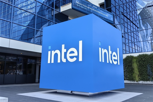Intel新CEO陈立武新动作！精简管理层、芯片部门直接向其汇报