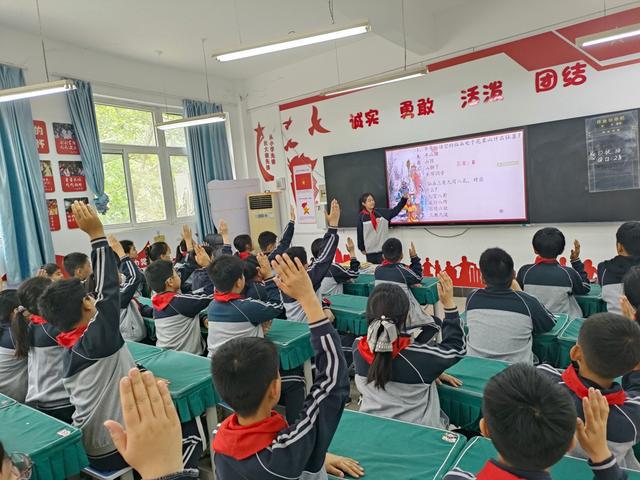 品名著之韵 悟经典之美 ——兴华小学开展主题阅读活动