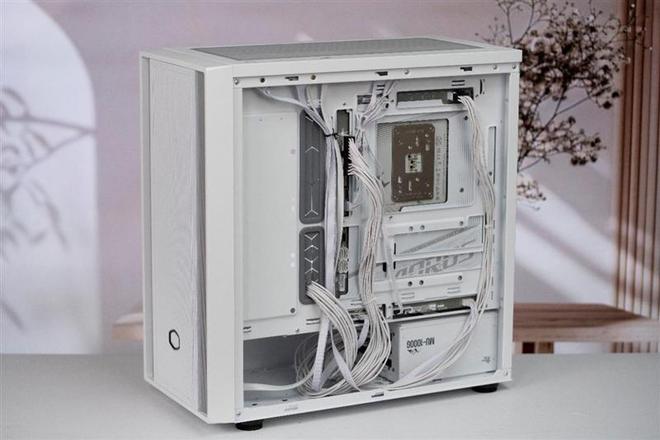 技嘉B650E AORUS STEALTH ICE背插主板评测：美貌与实力并存 锐龙9000最美座驾
