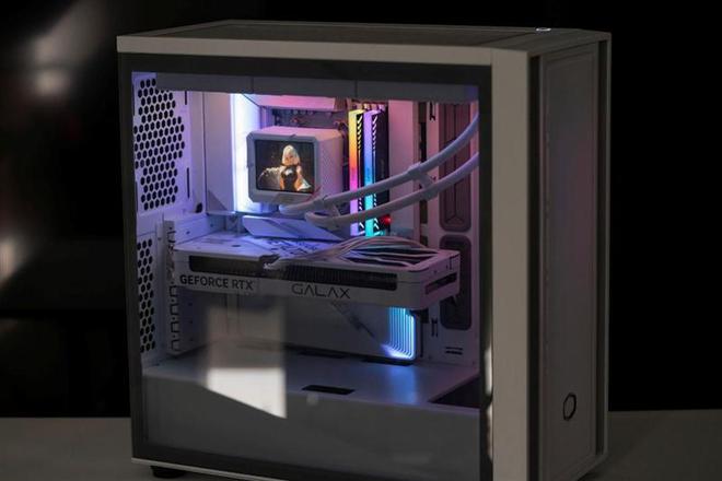 技嘉B650E AORUS STEALTH ICE背插主板评测：美貌与实力并存 锐龙9000最美座驾
