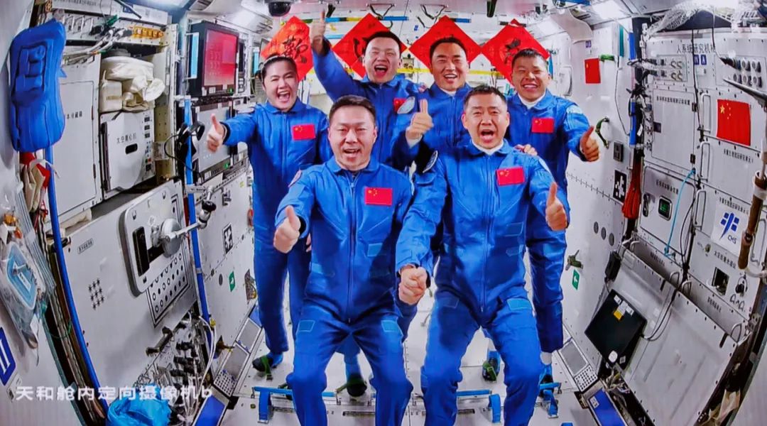太空会让航天员基因突变？太空生活传言大揭秘