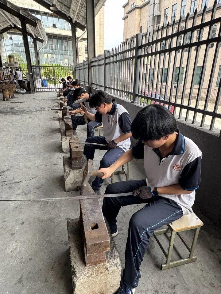 每年只招30人！全国唯一学做宝剑的专业，就藏在浙江