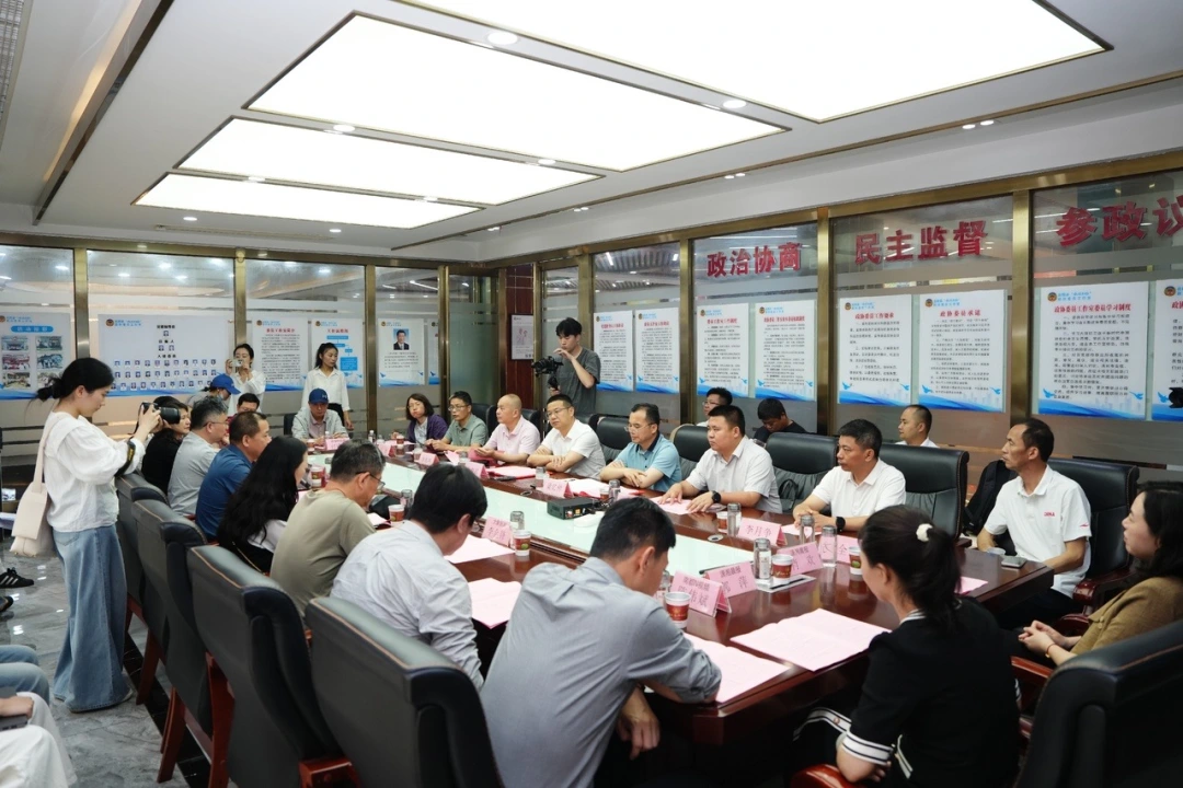 一只小鸽子，为何能吸引14家知名媒体集中探访？