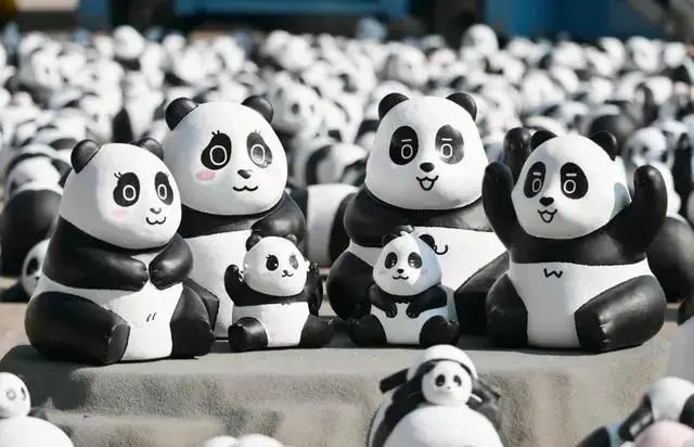 大熊猫“安安”被曝不近女色?粉丝急了：一天就知道吃吃吃!