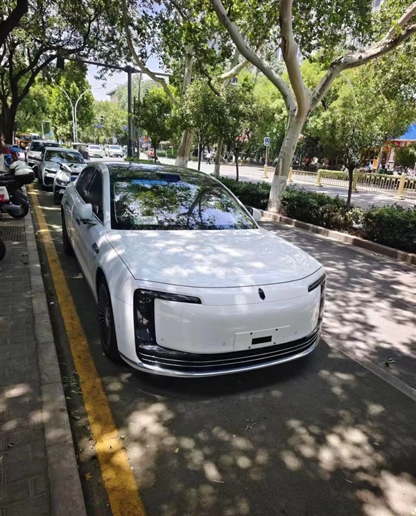 能与劳斯莱斯比高低！尊界S800纯白实车曝光：本周上市