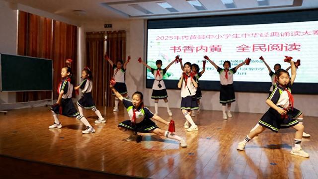 河南内黄：展才艺 诵经典