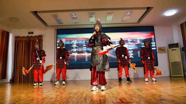 河南内黄：展才艺 诵经典