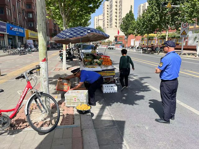城管服务性执法，守护城市“烟火气”