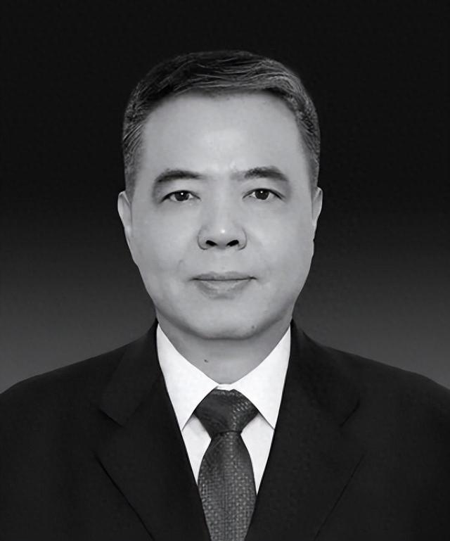 李春升同志会议期间病逝，享年63岁