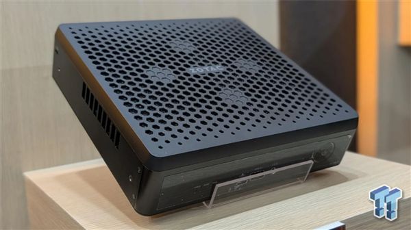 索泰搞了个全球最小RTX 5060 Ti 16GB主机：只有2.65升大小