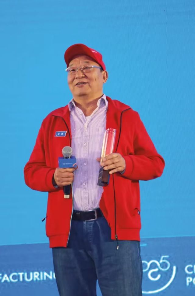 网传青岛双星总裁发“公开信”称：被限制人身自由，儿子、儿媳抢公章夺权，公司回应