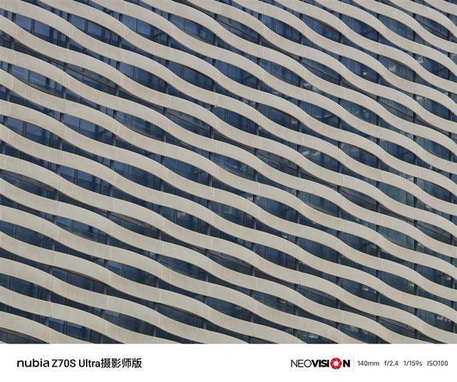 35mm大底镜头来袭！努比亚Z70S Ultra摄影师版评测：今年唯一无孔摄影手机