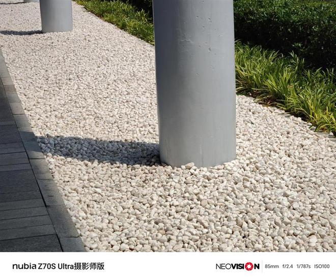 35mm大底镜头来袭！努比亚Z70S Ultra摄影师版评测：今年唯一无孔摄影手机
