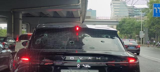 “蛋大”冰雹致车辆毁容！保险能赔吗？河南车主夏季需警惕