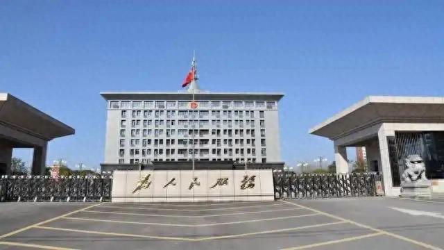 桐柏县法院：巧解八年工程款难题 当庭履行实现案结事了人和