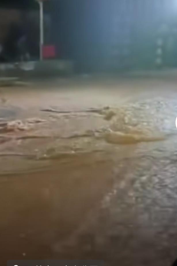 台风“蝴蝶”过境广西陆川，大雨引发山体滑坡致3人遇难，居民：雨天不敢在靠山的卧室睡觉