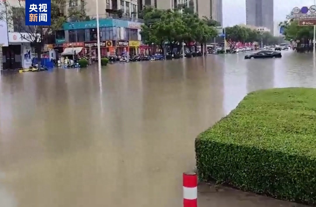 广西百色出现暴雨造成内涝 最大降雨量已达237.9毫米