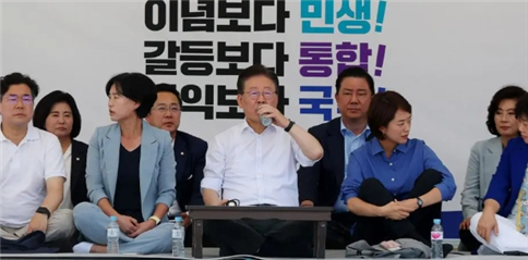 三战总统终成正果，草根逆袭的李在明能否治愈撕裂的韩国？