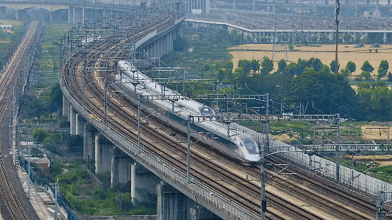 高铁也飙车！官方解答：增加行车密度