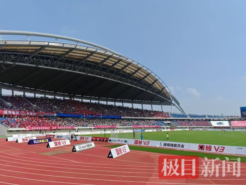 “苏超”小龙虾VS盐水鸭一触即发，两队球迷隔空互动：欢迎南京，输赢不重要