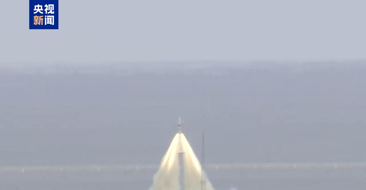 我国新一代载人飞船“梦舟”零高度逃逸飞行试验取得圆满成功