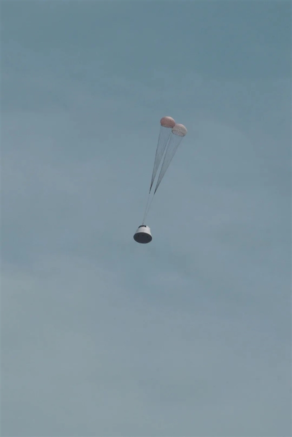 我国自研！新一代载人飞船梦舟零高度逃逸飞行试验成功