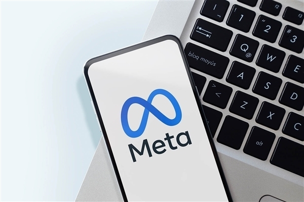 Meta被曝聚焦开发超轻薄开放式头显：计划2026年底前发布