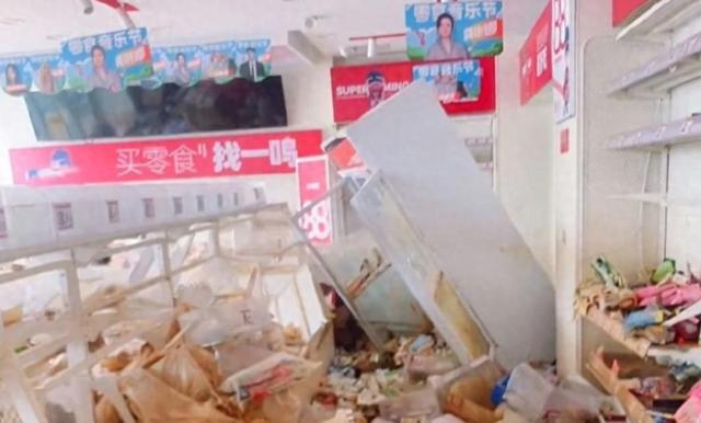 怀集一零食门店物资遭哄抢？官方:相关部门正在调查处理