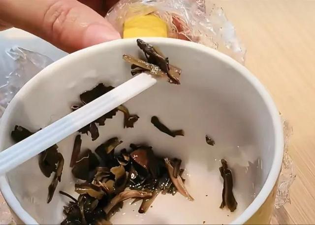 奈雪被曝“喝出整只青蛙”，当事人：监管部门已介入
