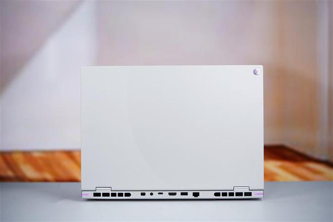七彩虹第一款高端轻薄全能游戏本！iGame M15 Origo评测