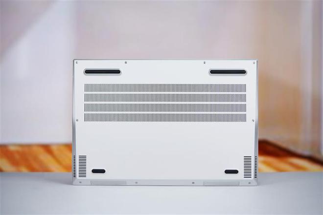 七彩虹第一款高端轻薄全能游戏本！iGame M15 Origo评测