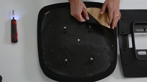 这椅子不简单！9800X3D+RTX 4060塞进电竞椅：一根线即可运行