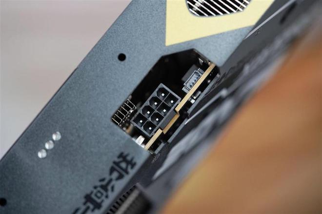 影驰RTX 5060魔刃显卡评测：SFF-Ready甜点 小型机箱也有不错的游戏性能