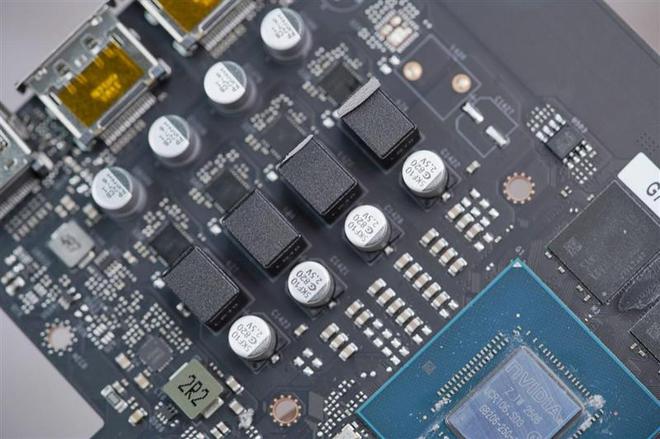 影驰RTX 5060魔刃显卡评测：SFF-Ready甜点 小型机箱也有不错的游戏性能